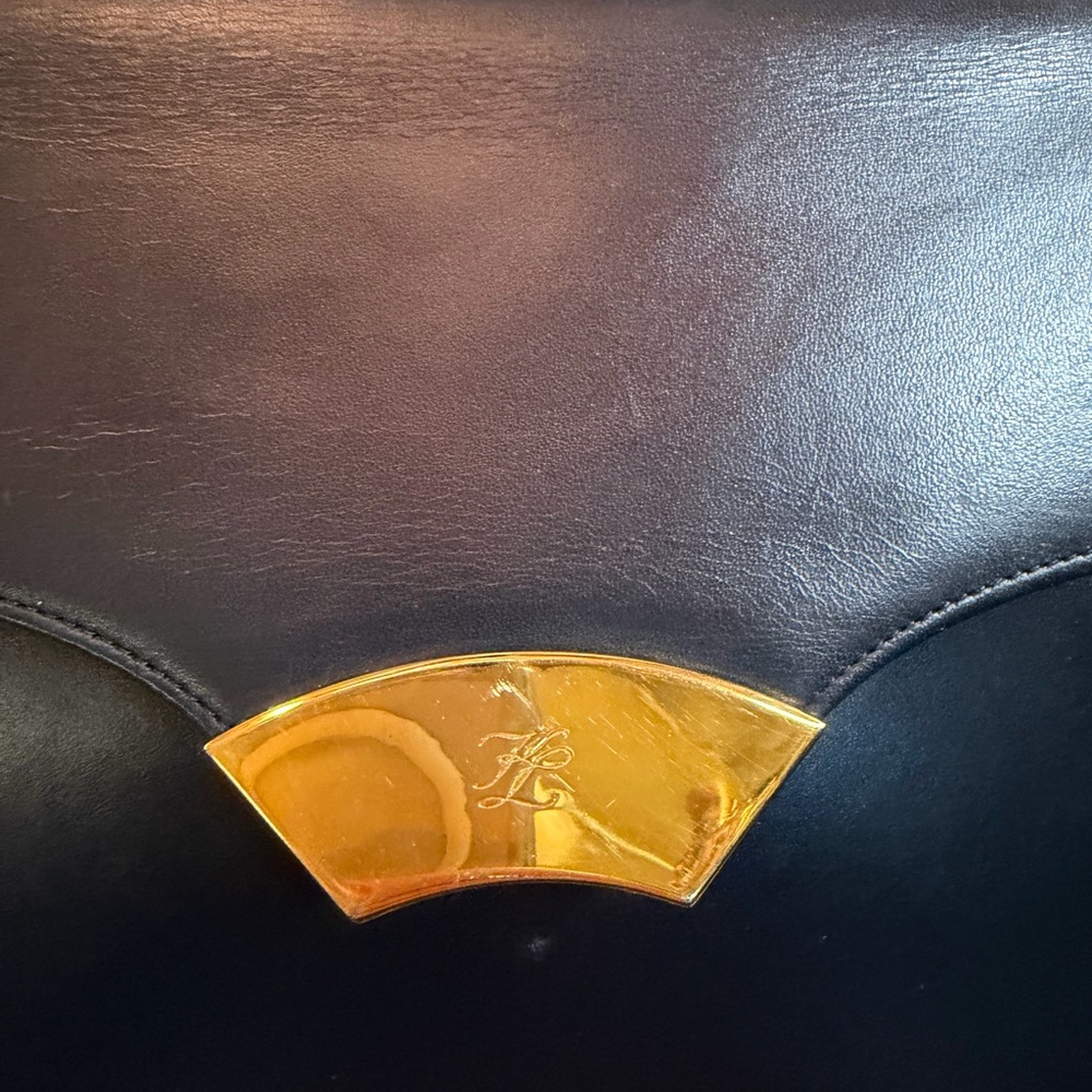 Chic Black and Gold Women's Shoulder Bag - Picture 6 of 7